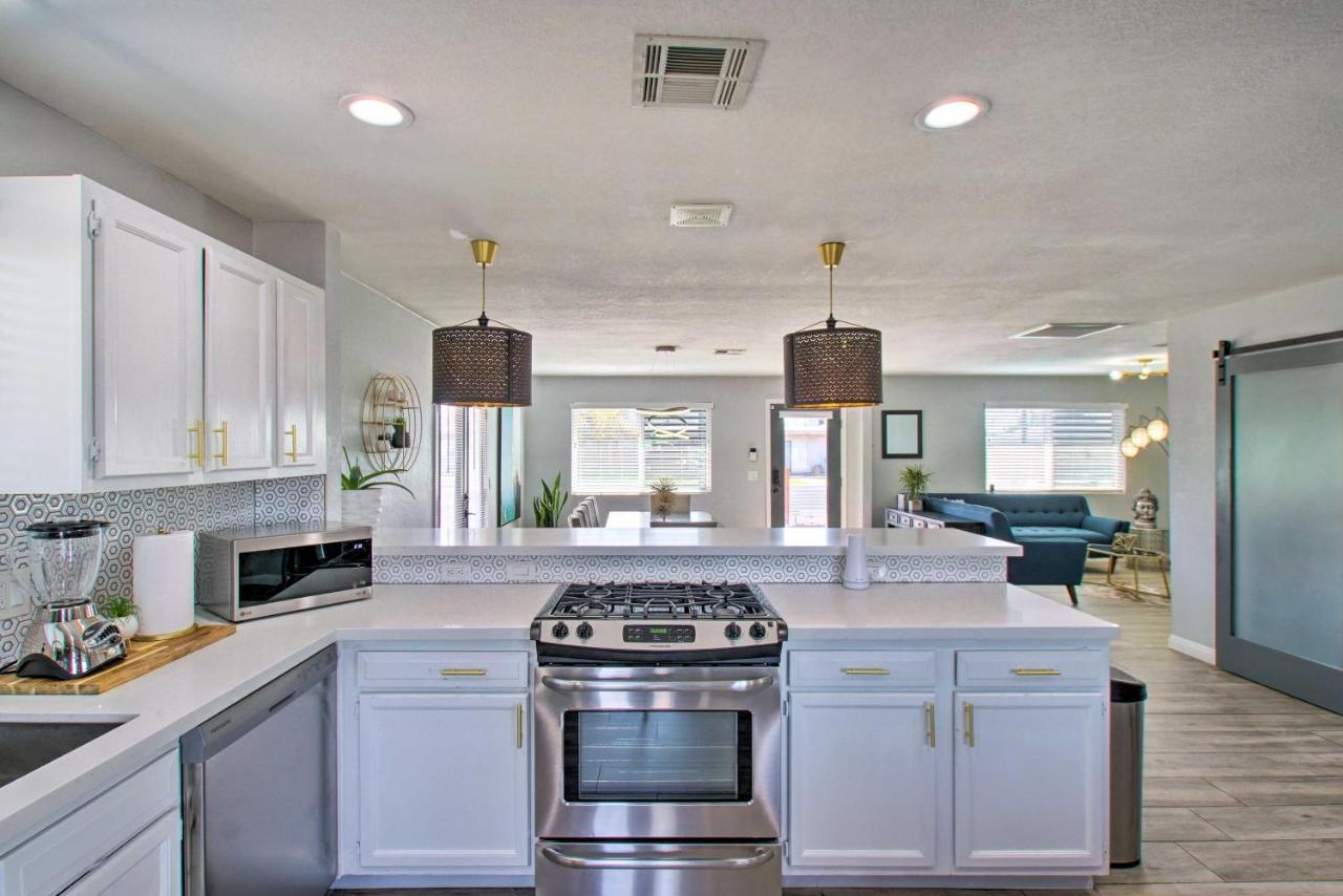 Charming Phoenix Home With Patio About 3 Miles To Dtwn! ภายนอก รูปภาพ