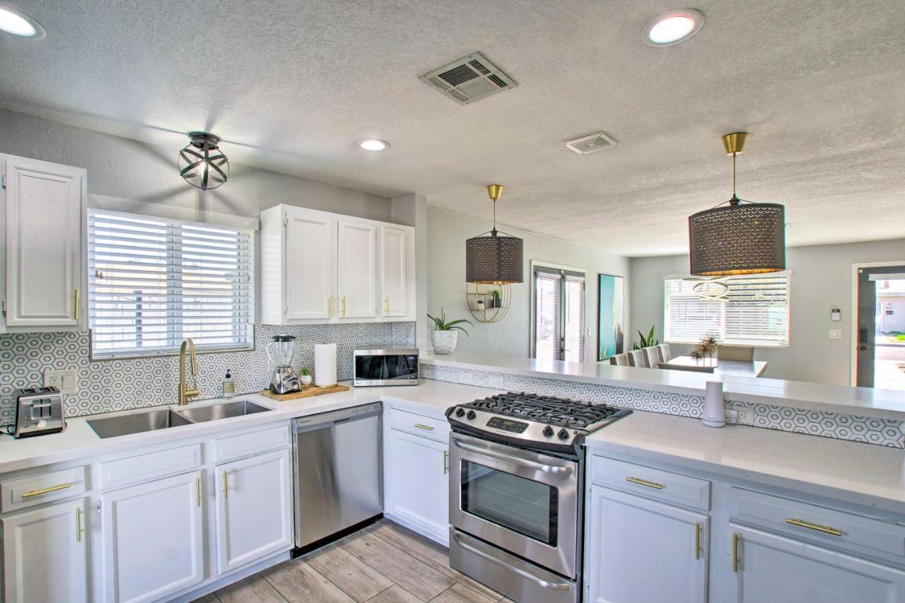 Charming Phoenix Home With Patio About 3 Miles To Dtwn! ภายนอก รูปภาพ