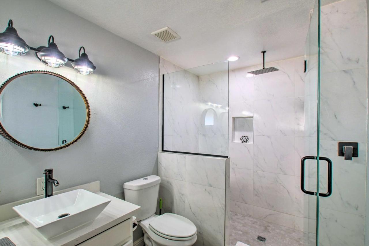 Charming Phoenix Home With Patio About 3 Miles To Dtwn! ภายนอก รูปภาพ