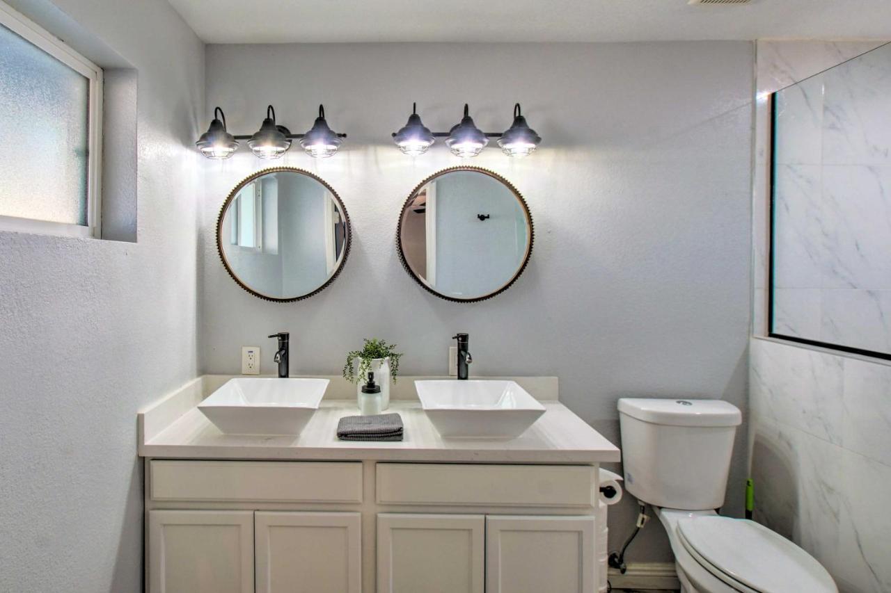 Charming Phoenix Home With Patio About 3 Miles To Dtwn! ภายนอก รูปภาพ